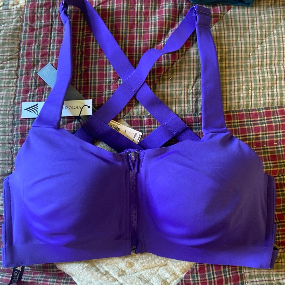 Brand New Victoria Secret On Point Sports Bra